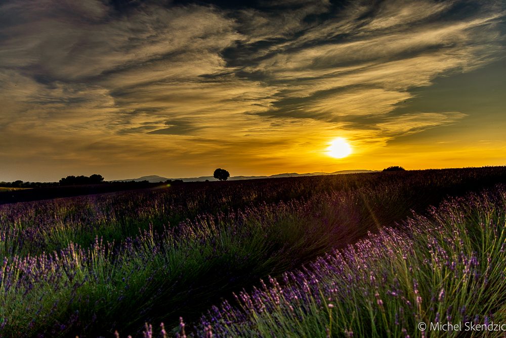 Coucher de soleil à Valensole